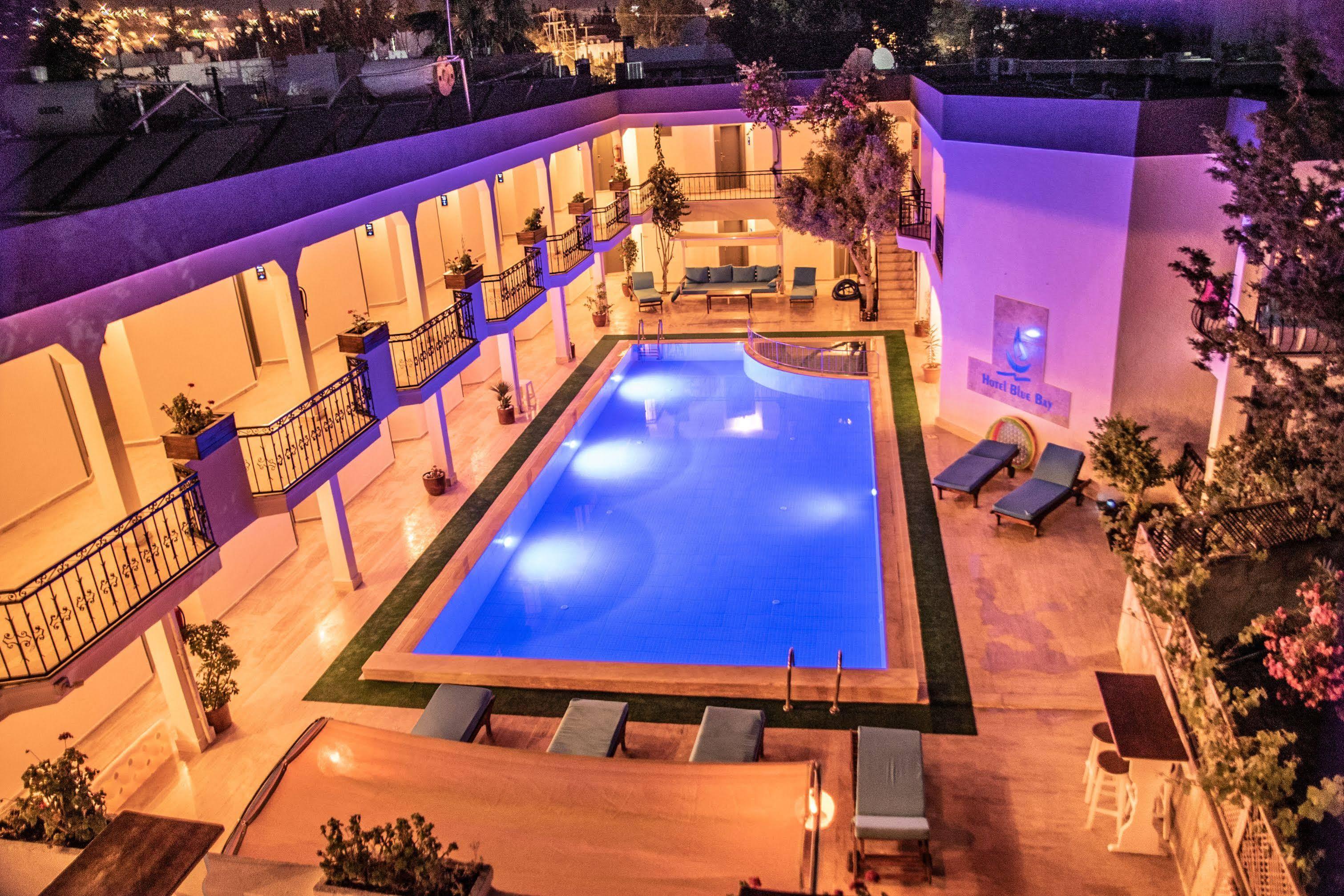 Blue Bay Beach Hotel (Adults Only) Битез Екстериор снимка