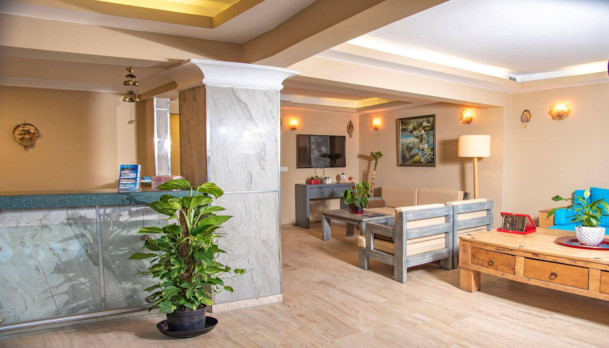 Blue Bay Beach Hotel (Adults Only) Битез Екстериор снимка