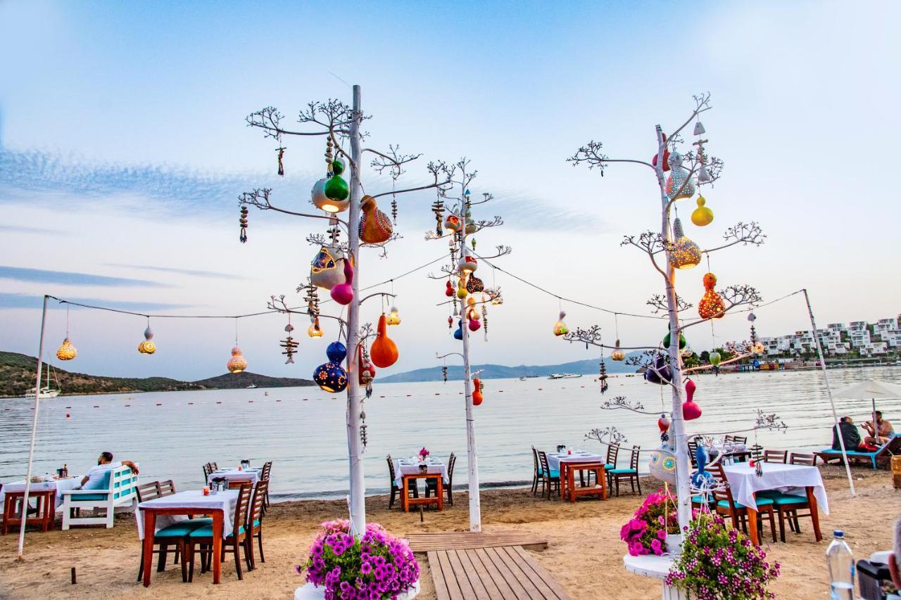 Blue Bay Beach Hotel (Adults Only) Битез Екстериор снимка