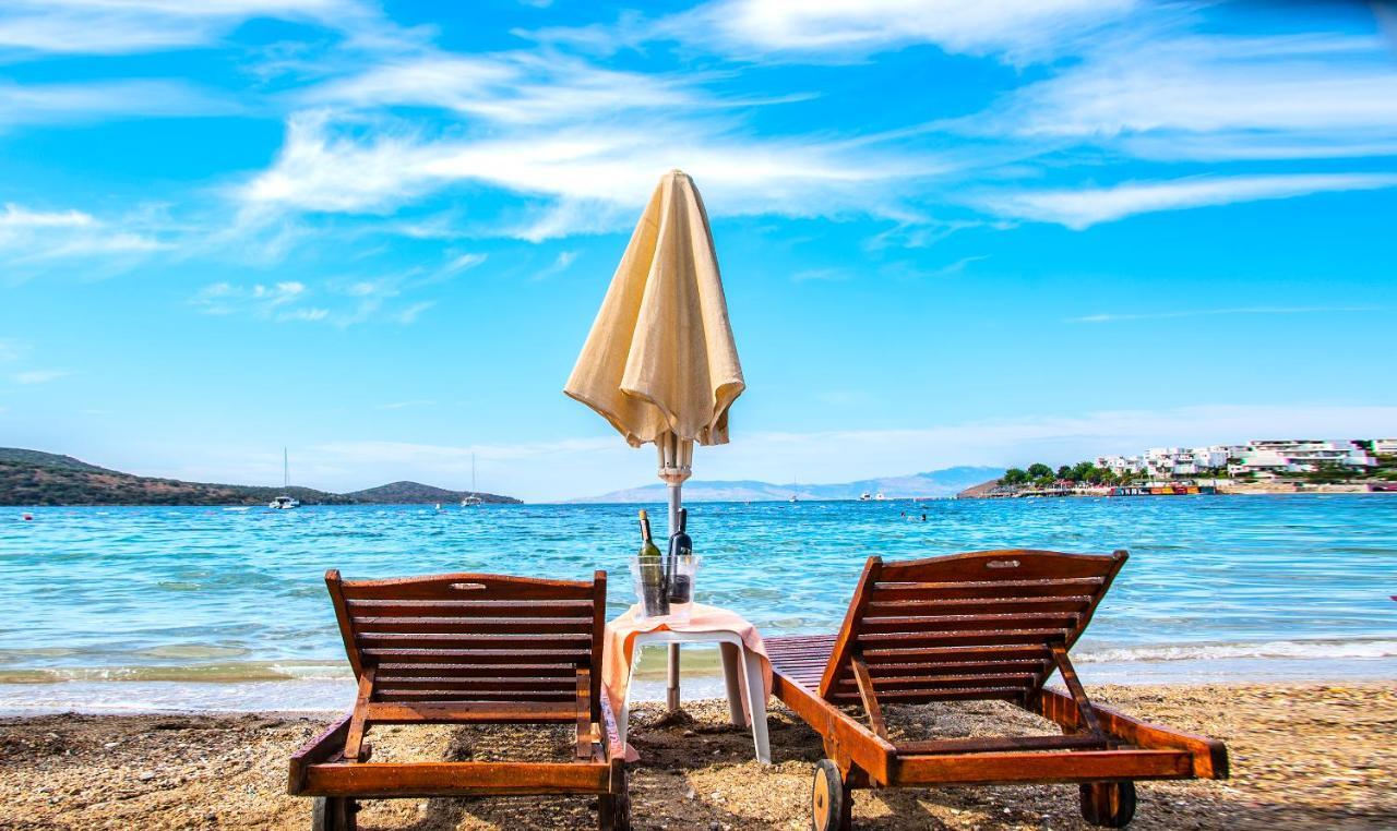 Blue Bay Beach Hotel (Adults Only) Битез Екстериор снимка