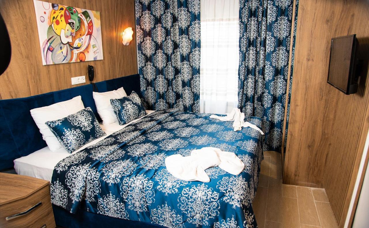 Blue Bay Beach Hotel (Adults Only) Битез Екстериор снимка